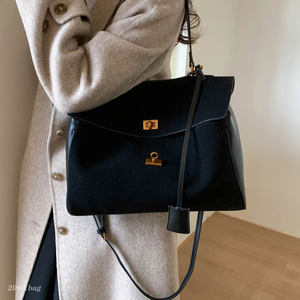 Fashionable, exquisite, versatile, simple and high-end, one-shoulder cross-body for work and commuting, 2025 autumn and winter women's tote bag 
Fashionable, exquisite, versatile, simple and high-end, one-shoulder cross-body for work and commuting, 2025 autumn and winter women's tote bag