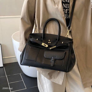 High-end texture, simple and versatile one-shoulder crossbody bag 2025 autumn and winter new women's casual large-capacity platinum bag 
High-end texture, simple and versatile one-shoulder crossbody bag 2025 autumn and winter new women's casual large-capacity platinum bag
