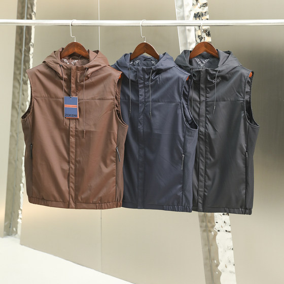 Light luxury line! Windproof! Breathable! Water-proof! 3D tailoring! Men's fashionable and casual hooded vest vest
Light luxury line! Windproof! Breathable! Water-proof! 3D tailoring! Men's fashionable and casual hooded vest vest