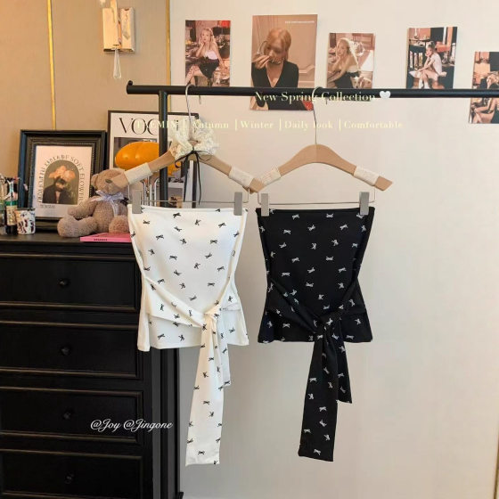Black strapless vest for women in autumn wear bow design strap sleeveless vest slim top trendy
Black strapless vest for women in autumn wear bow design strap sleeveless vest slim top trendy