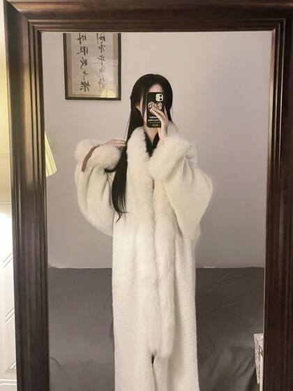 2024 winter new lazy style loose imitation fox fur collar knitted fur long woolen coat women's cardigan
2024 winter new lazy style loose imitation fox fur collar knitted fur long woolen coat women's cardigan