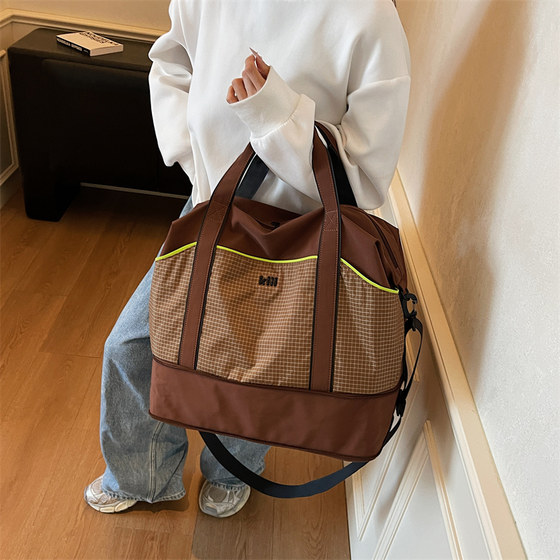 New fitness bag for women Korean style fashion commuter handbag large capacity short-distance sports travel backpack luggage bag
New fitness bag for women Korean style fashion commuter handbag large capacity short-distance sports travel backpack luggage bag