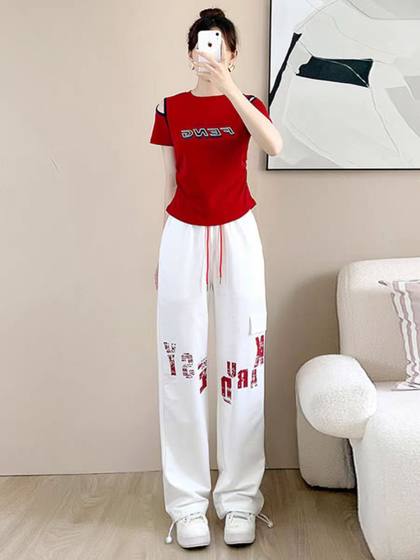 Royal Sister Fried Street Top Set 2025 Sportswear Women's Summer Slim Dance and Running Two-Piece Set Fashionable and Trendy
Royal Sister Fried Street Top Set 2025 Sportswear Women's Summer Slim Dance and Running Two-Piece Set Fashionable and Trendy