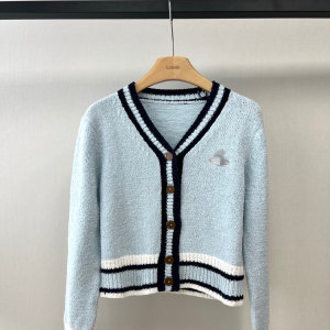 Niche Design 25 Winter Pure Desire Fresh Saturn Embroidery Contrast Color V-neck Slim Fit Knitted Sweater Jacket 
Niche Design 25 Winter Pure Desire Fresh Saturn Embroidery Contrast Color V-neck Slim Fit Knitted Sweater Jacket