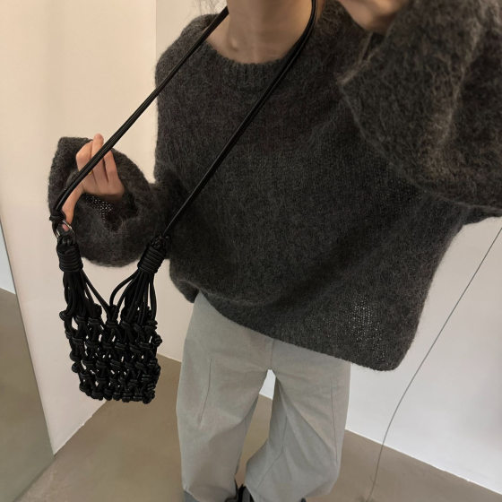 2025 early autumn thin lazy wool sweater~ Korean versatile soft lantern sleeve mohair sweater 5X300 
2025 early autumn thin lazy wool sweater~ Korean versatile soft lantern sleeve mohair sweater 5X300