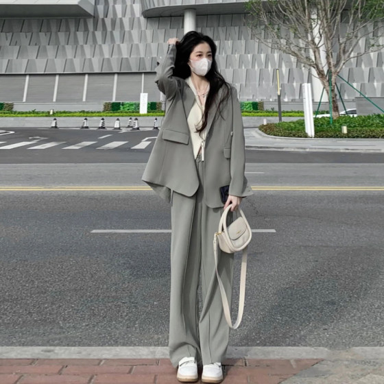 High end gray suit jacket for women in early autumn, new Korean version of small and loose fitting casual suit High end gray suit jacket for women in early autumn, new Korean version of small and loose fitting casual suit