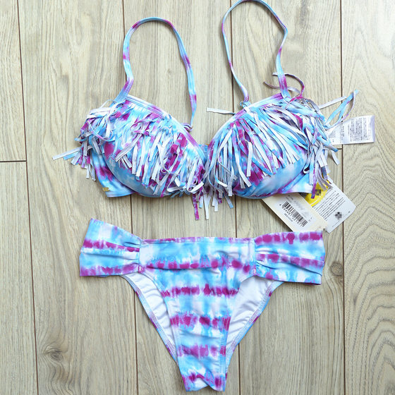 2025 single surfing tide brand tassel small breast steel support gathering thickened triangle bikini women's swimsuit bikini
2025 single surfing tide brand tassel small breast steel support gathering thickened triangle bikini women's swimsuit bikini