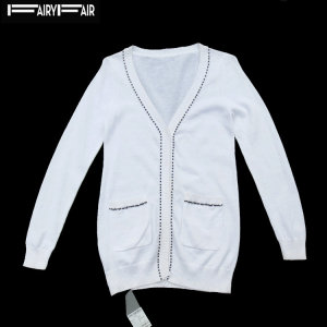 Spring and Autumn FairyFair Genuine Bleachy Beads Long -sleeved V -neck Case Sweater Women
 Spring and Autumn FairyFair Genuine Bleachy Beads Long -sleeved V -neck Case Sweater Women