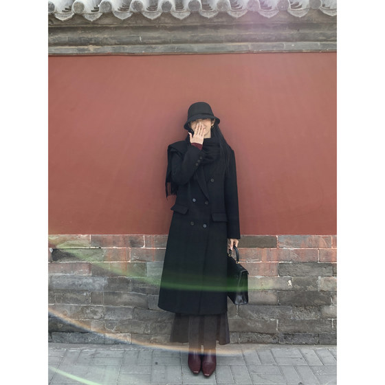 MULVAN black woolen jacket for women in autumn and winter mid-length high-end style loose wool coat
MULVAN black woolen jacket for women in autumn and winter mid-length high-end style loose wool coat