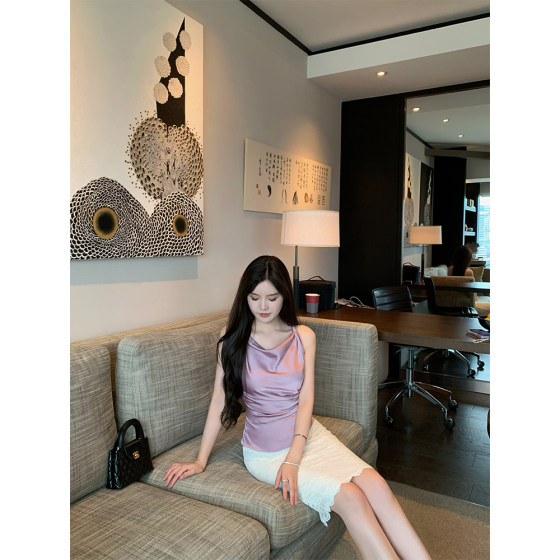 THE SWAN Sihuang Light Luxury, Cold and Small Daily, Swallow Strap Design, Swing-necked Satin Top, Lace Skirt THE SWAN Sihuang Light Luxury, Cold and Small Daily, Swallow Strap Design, Swing-necked Satin Top, Lace Skirt