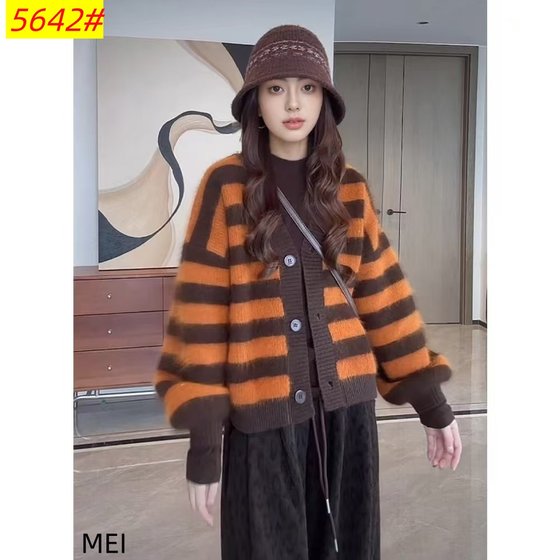 Autumn and winter new style retro lazy style loose and slim contrast striped V-neck cardigan knitted top women's sweater jacket 
Autumn and winter new style retro lazy style loose and slim contrast striped V-neck cardigan knitted top women's sweater jacket