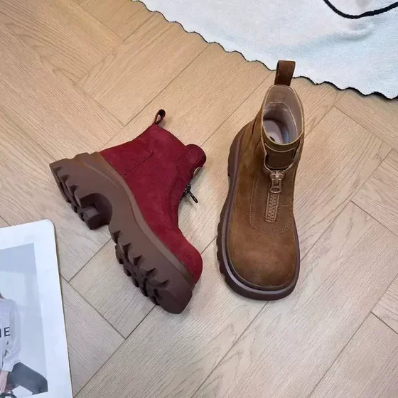 2025 new winter women's shoes fashion boots sponge cake sole round toe PU low heel short boots
2025 new winter women's shoes fashion boots sponge cake sole round toe PU low heel short boots