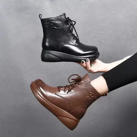 2025 autumn new women's shoes short flat-soled lace-up PU low-heel fashion boots
2025 autumn new women's shoes short flat-soled lace-up PU low-heel fashion boots