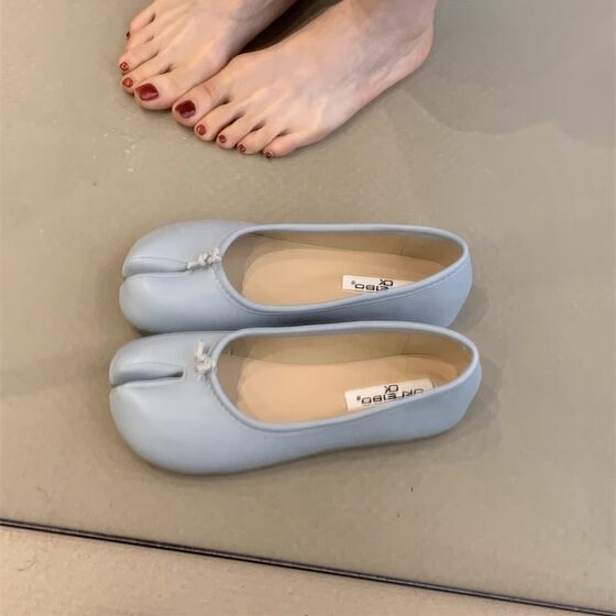 Gentle Fairy Ballet Single Shoes 2025 New French Sweet Cream Blue Cute Split Toe Pig's Trooster Grandma Shoes
Gentle Fairy Ballet Single Shoes 2025 New French Sweet Cream Blue Cute Split Toe Pig's Trooster Grandma Shoes