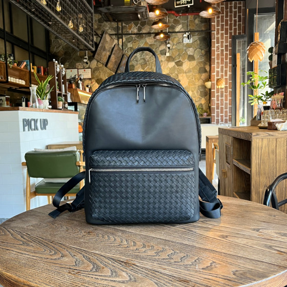 Wolf Road genuine leather backpack Fashion business commuting head layer cowhide woven travel bag duffle computer bag backpack 
Wolf Road genuine leather backpack Fashion business commuting head layer cowhide woven travel bag duffle computer bag backpack
