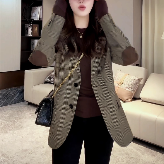 Korean style plaid blazer for women 2025 new fashion slim fit British style small suit top for women
Korean style plaid blazer for women 2025 new fashion slim fit British style small suit top for women