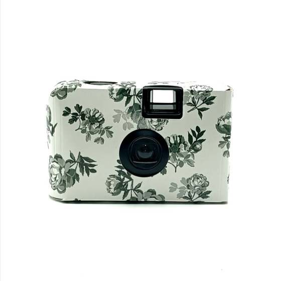 Disposable lightless machine built-in c41 carbon removal film 35mm retro cute film film camera
Disposable lightless machine built-in c41 carbon removal film 35mm retro cute film film camera