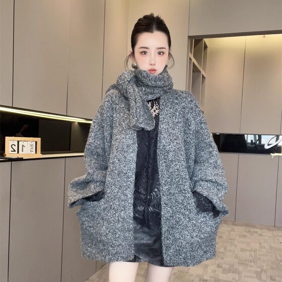 Scarf knitted sweater cardigan for women 2025 new autumn big pocket jacket fashionable European trendy top
Scarf knitted sweater cardigan for women 2025 new autumn big pocket jacket fashionable European trendy top