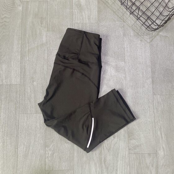 Amber foreign trade original list yoga tight cropped pants slimming medium and high waist sports running training fitness pants for women in summer
Amber foreign trade original list yoga tight cropped pants slimming medium and high waist sports running training fitness pants for women in summer