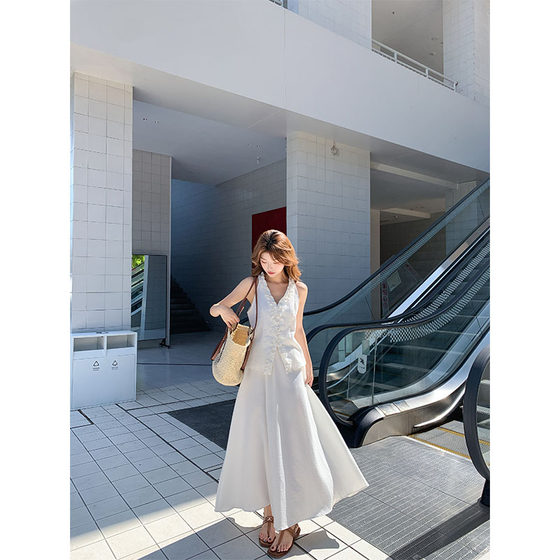 Hera HELART2025 Early Autumn Temperament V-neck Ruffle Leaf Spring and Summer New Vest Skirt Two-piece Set
Hera HELART2025 Early Autumn Temperament V-neck Ruffle Leaf Spring and Summer New Vest Skirt Two-piece Set