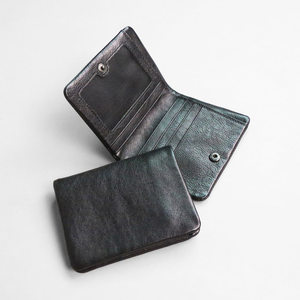 Speaker's first layer sheep cowhide leather short mini small wallet for men and women black simple vertical genuine leather bag wallet 
Speaker's first layer sheep cowhide leather short mini small wallet for men and women black simple vertical genuine leather bag wallet