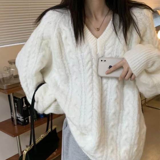 Korean V-neck soft and glutinous twist sweater top for women in autumn and winter new loose lazy casual and versatile pullover sweater
Korean V-neck soft and glutinous twist sweater top for women in autumn and winter new loose lazy casual and versatile pullover sweater