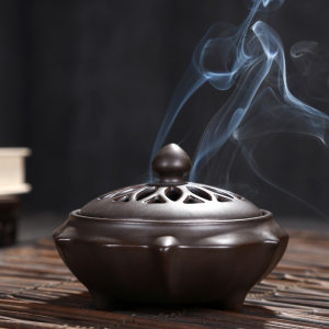 Direct selling ceramic incense burner, agarwood disc, simple soothing and calming aromatherapy supplies, creative ornaments, tea ceremony, home office 
Direct selling ceramic incense burner, agarwood disc, simple soothing and calming aromatherapy supplies, creative ornaments, tea ceremony, home office