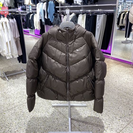 Nike Women's New Winter Sports and Leisure Hooded Windproof Thickened Warm Down Jacket HF7871
Nike Women's New Winter Sports and Leisure Hooded Windproof Thickened Warm Down Jacket HF7871
