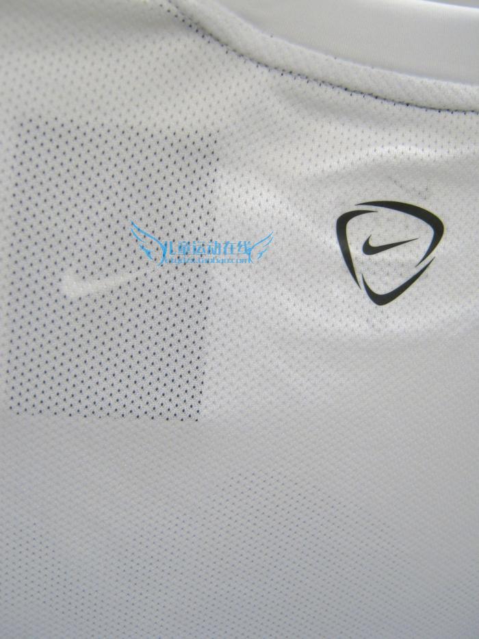 Футболка детская Nike 586716 KIDS 100 700 Nike / nike Футболка детская Nike 586716 KIDS 100 700 Nike / nike