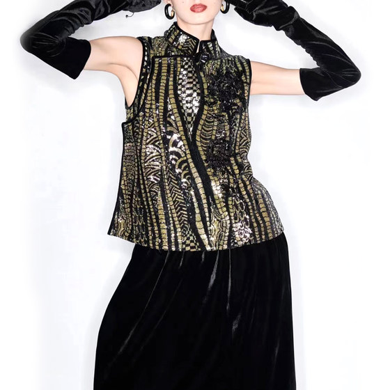 Laminated beads, luxurious antique handmade beads, sequins, embroidered velvet, new Chinese style vest, vest
Laminated beads, luxurious antique handmade beads, sequins, embroidered velvet, new Chinese style vest, vest