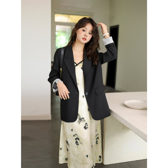 Large size 100% women's clothing autumn slightly fat mm loose temperament commuting workplace suit top shoulder blazer
Large size 100% women's clothing autumn slightly fat mm loose temperament commuting workplace suit top shoulder blazer