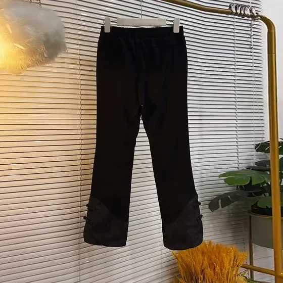 Retro Chinese style versatile fat girl looks slim and covers meat pants, large size women's clothing temperament solid color buttoned small black pants bottom
Retro Chinese style versatile fat girl looks slim and covers meat pants, large size women's clothing temperament solid color buttoned small black pants bottom