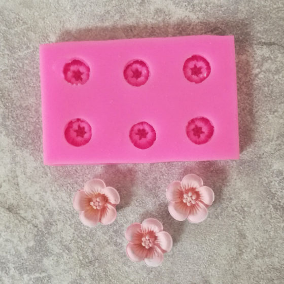 6-connected three-dimensional small cherry blossom gypsum car-mounted aromatherapy clay mold Flower chocolate cake decoration mold 
6-connected three-dimensional small cherry blossom gypsum car-mounted aromatherapy clay mold Flower chocolate cake decoration mold