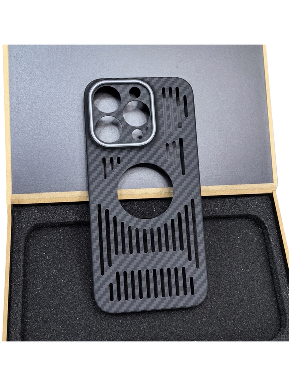 Hollow Magnetic Lightweight Heatsink Heat Dissipation Luxury MagSafe 15, 14, 13 Carbon Fiber iPhone Case