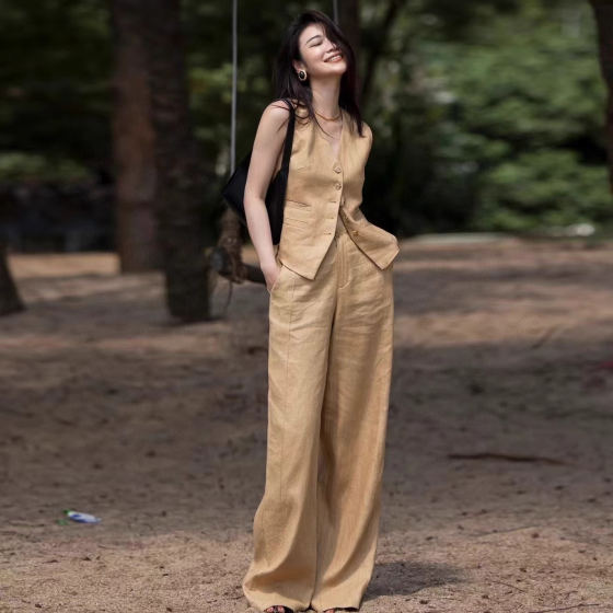 High-quality recommendation! 2025 summer high-end sense old-money style linen vest + wide-leg pants two-piece set for women
High-quality recommendation! 2025 summer high-end sense old-money style linen vest + wide-leg pants two-piece set for women