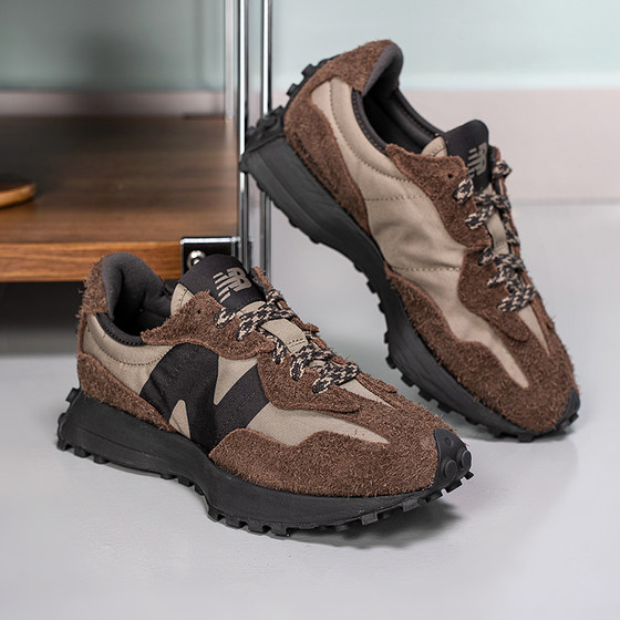 New balance NB men's shoes women's shoes 2025 autumn new retro splicing sneakers light casual shoes
New balance NB men's shoes women's shoes 2025 autumn new retro splicing sneakers light casual shoes