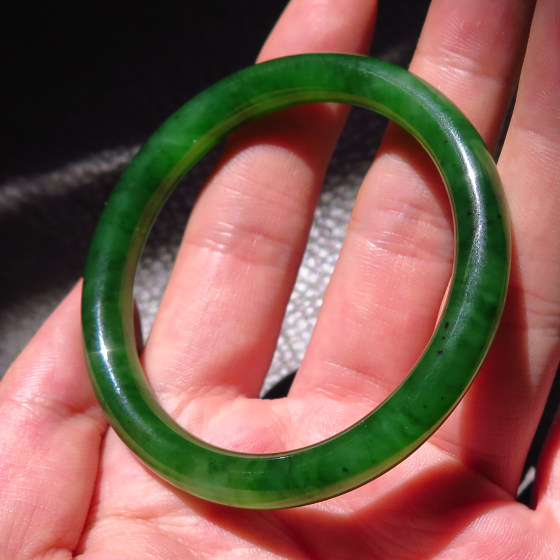 Inner diameter 53mm natural Hetian jade bracelet Russian material Jasper spinach green fine round bracelet S
Inner diameter 53mm natural Hetian jade bracelet Russian material Jasper spinach green fine round bracelet S