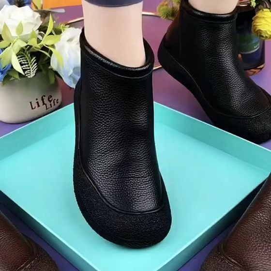 Leather Martin Boots Women's 2025 Spring and Autumn New Short Bottle Flat Sole Single Boots Casual Comfortable Soft Sole Sole Mother Short Boots
Leather Martin Boots Women's 2025 Spring and Autumn New Short Bottle Flat Sole Single Boots Casual Comfortable Soft Sole Sole Mother Short Boots
