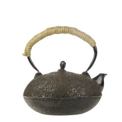 Japanese-made Shengrongtang Southern Ironware Southern Iron Bottle Shengrongtang Cherry Blossom Free Shipping Boiling Kettle Cast Iron Kettle Japanese-made Shengrongtang Southern Ironware Southern Iron Bottle Shengrongtang Cherry Blossom Free Shipping Boiling Kettle Cast Iron Kettle