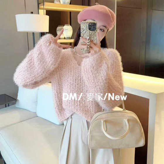 Thirteen-row imitation mink short sweater for women v-neck autumn and winter bright silk lazy style soft glutinous knitted sweater outside INS 
Thirteen-row imitation mink short sweater for women v-neck autumn and winter bright silk lazy style soft glutinous knitted sweater outside INS