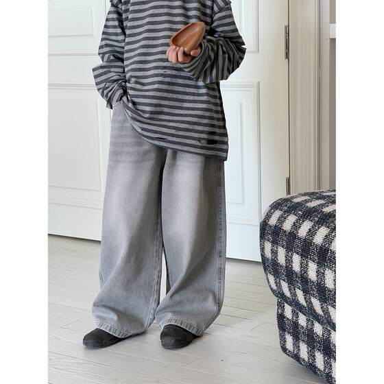 Children's pants 2025 spring new Korean style children's chair straight jeans for boys and girls versatile old washing trousers
Children's pants 2025 spring new Korean style children's chair straight jeans for boys and girls versatile old washing trousers
