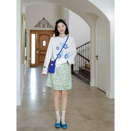 Guo Jiujiu Cotton Tennis Oxygen Sense Floral Print Long Sleeve T-shirt Summer Loose Top Floral A-line Skirt
Guo Jiujiu Cotton Tennis Oxygen Sense Floral Print Long Sleeve T-shirt Summer Loose Top Floral A-line Skirt