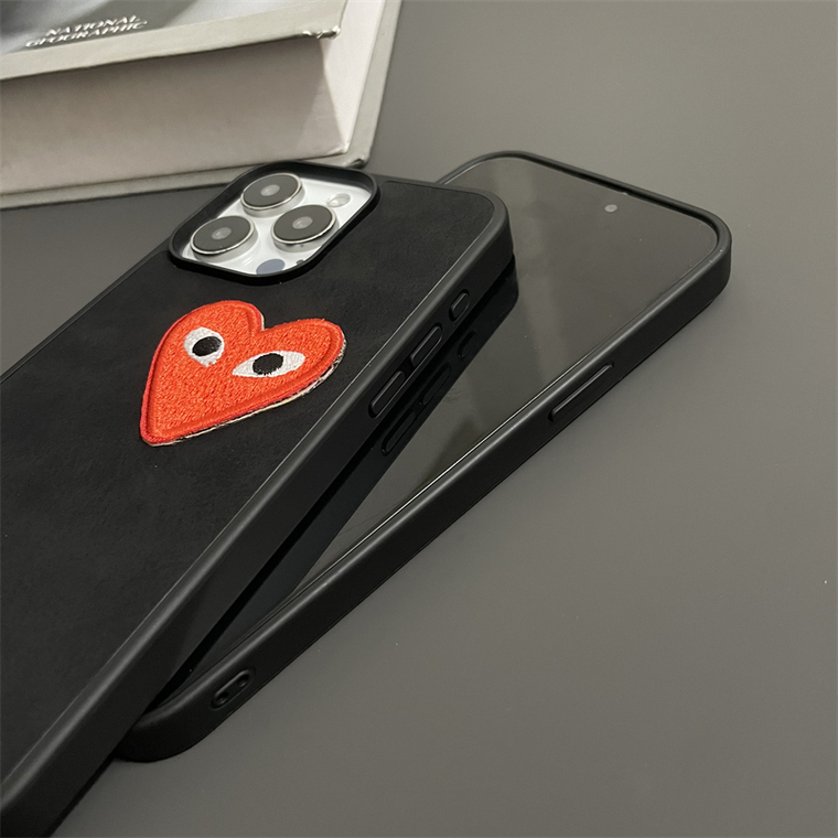 CDG Hearts Synthetic Leather 15, 14, 13, 12, 11 iPhone Case