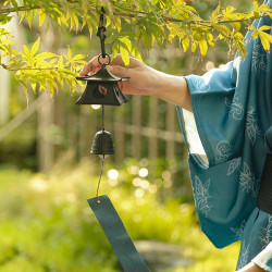 Japanese Imported Nambu Ironware Rock Cast Wind Chimes Outdoor Hanging Ornaments Japanese Retro Bells Home and Guesthouse Decoration Japanese Imported Nambu Ironware Rock Cast Wind Chimes Outdoor Hanging Ornaments Japanese Retro Bells Home and Guesthouse Decoration
