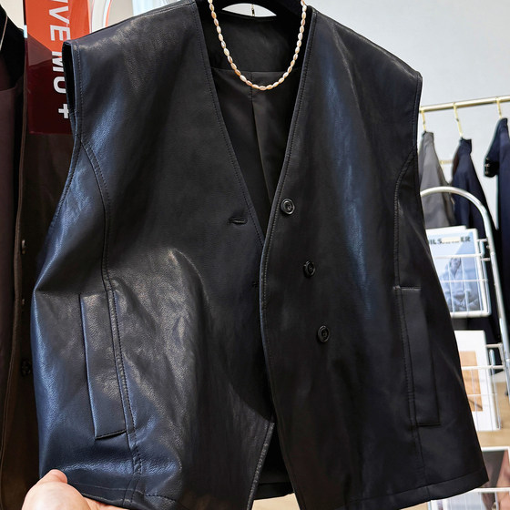 Retro leather vest for women in autumn and winter pu leather vest versatile layered outer wear short sleeveless vest horse clip jacket
Retro leather vest for women in autumn and winter pu leather vest versatile layered outer wear short sleeveless vest horse clip jacket