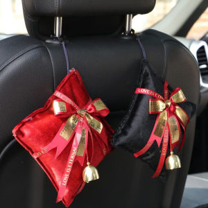Good luck and joy car bamboo charcoal bag new car odor removal car supplies aromatherapy bag seat bag interior decoration 
Good luck and joy car bamboo charcoal bag new car odor removal car supplies aromatherapy bag seat bag interior decoration