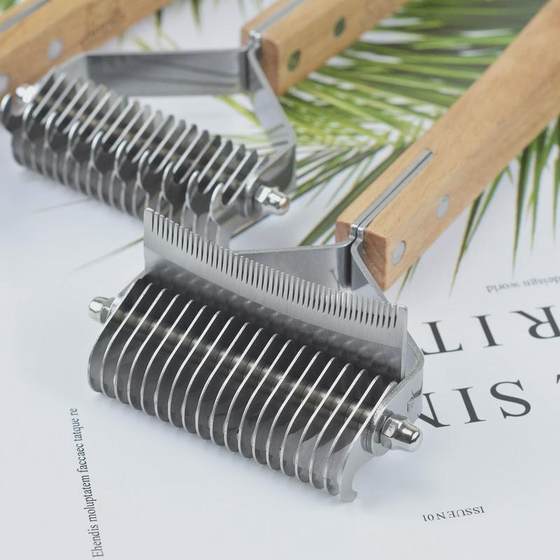New pet knot comb three-in-one bottom velvet comb hair removal comb floating hair removal cat dog beauty cleaning dog comb supplies
New pet knot comb three-in-one bottom velvet comb hair removal comb floating hair removal cat dog beauty cleaning dog comb supplies