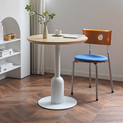 Nordic Solid Wood Round Dining Table for Home Use in Small Apartments, Simple Modern Style, Suitable for Cafes and Milk Tea Shops, Simple Meeting Table Nordic Solid Wood Round Dining Table for Home Use in Small Apartments, Simple Modern Style, Suitable for Cafes and Milk Tea Shops, Simple Meeting Table