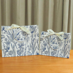 Cute Cartoon Paper Bag, Large Kidsren's Gift Bag, Birthday Gift, Souvenir Bag, High-End Clothing Bag Cute Cartoon Paper Bag, Large Kidsren's Gift Bag, Birthday Gift, Souvenir Bag, High-End Clothing Bag