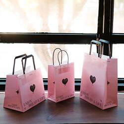Japanese-Style Pink Heart-Shaped Gift Bag, Small Size, Suitable for Baking Cakes, Tiramisu, Universal Kraft Paper Bag Japanese-Style Pink Heart-Shaped Gift Bag, Small Size, Suitable for Baking Cakes, Tiramisu, Universal Kraft Paper Bag